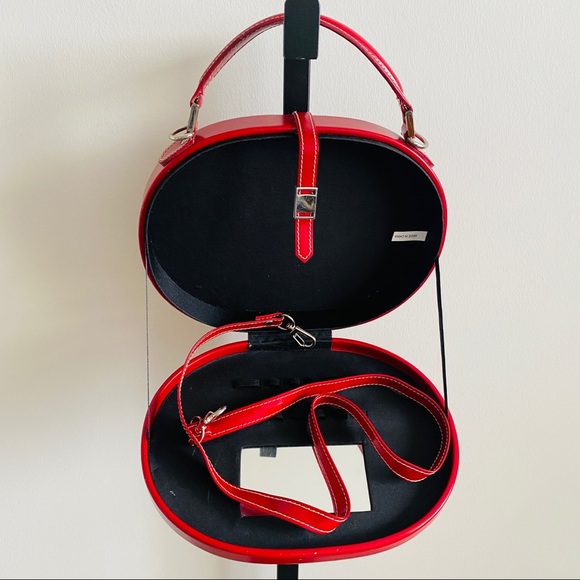 Red w White Contrasting Stitch Case - Picture 4 of 8